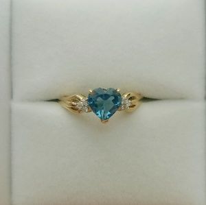 14k Yellow Gold Topaz heart sjaped Ring